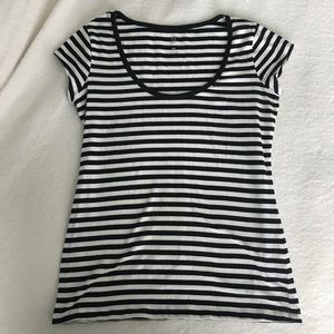 Black and white horizontal striped tee